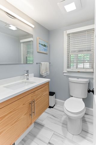 10 Forrest Rd, Walpole, MA 02081