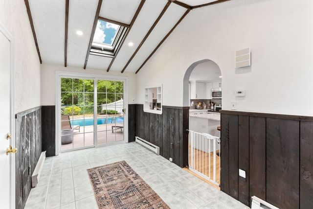 10 Forrest Rd, Walpole, MA 02081