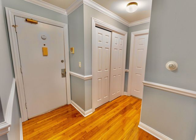 9561 Dee Road 107G, Des Plaines, IL 60016