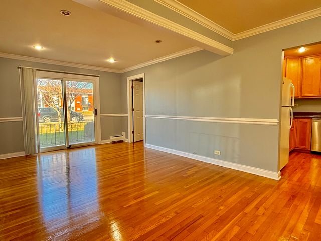 9561 Dee Road 107G, Des Plaines, IL 60016