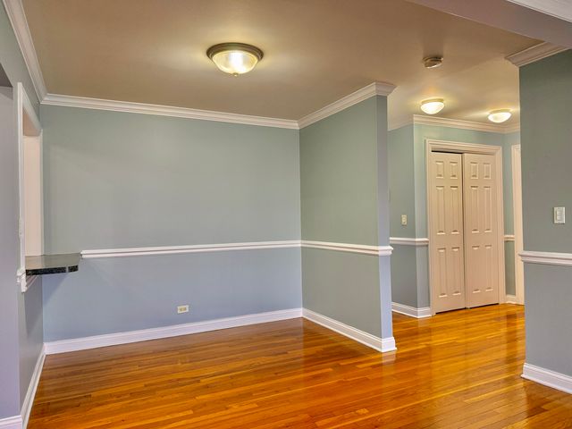 9561 Dee Road 107G, Des Plaines, IL 60016