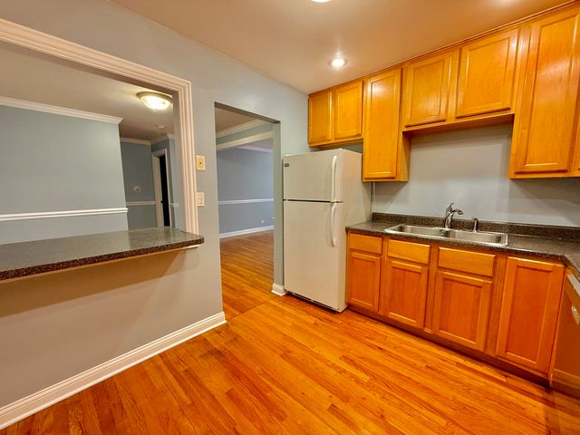 9561 Dee Road 107G, Des Plaines, IL 60016