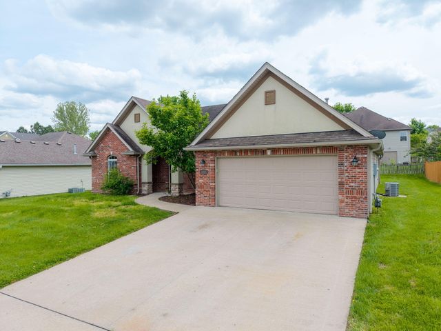 3002 BALLARD MILL DR, Columbia, MO 65203