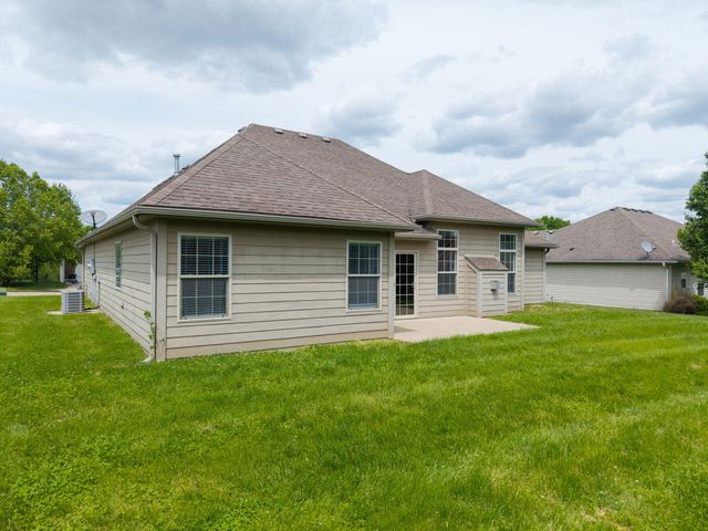 3002 BALLARD MILL DR, Columbia, MO 65203
