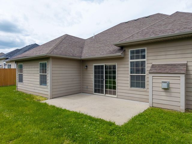 3002 BALLARD MILL DR, Columbia, MO 65203