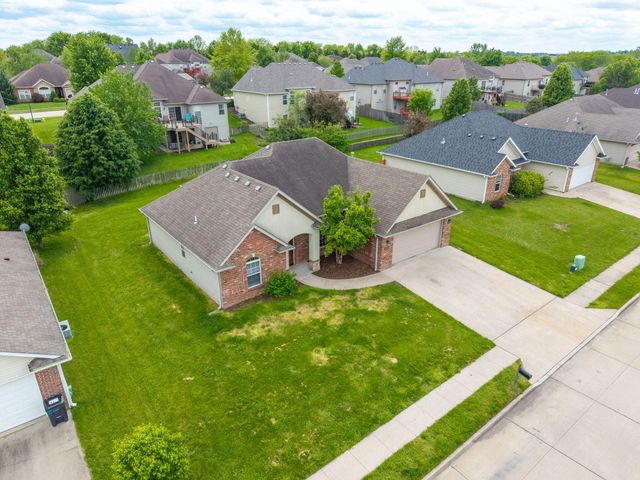 3002 BALLARD MILL DR, Columbia, MO 65203