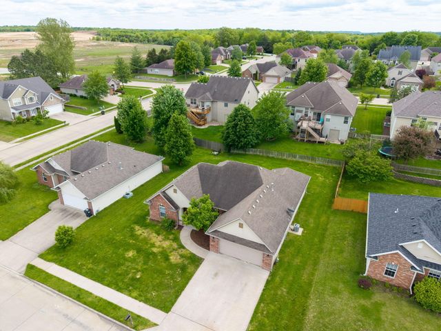 3002 BALLARD MILL DR, Columbia, MO 65203