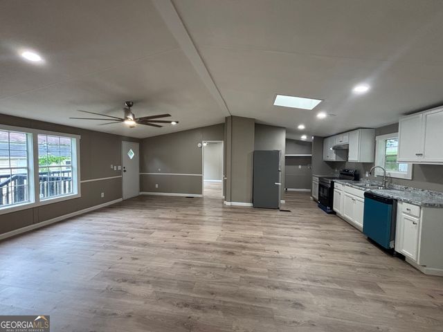 225 Stratford Drive, Hampton, GA 30228