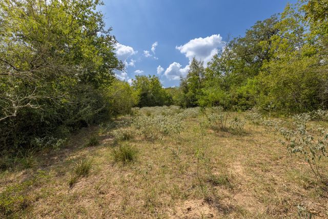 4725 Fm 532 E, Gonzales, TX 78629