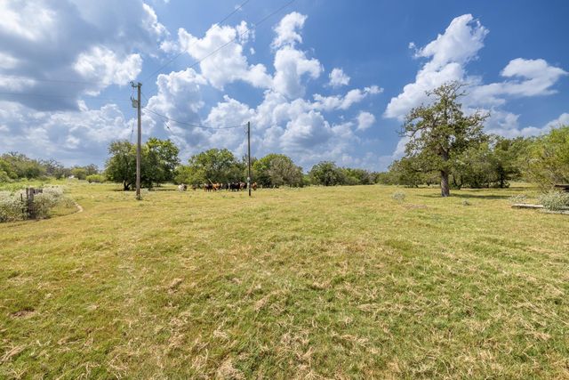 4725 Fm 532 E, Gonzales, TX 78629