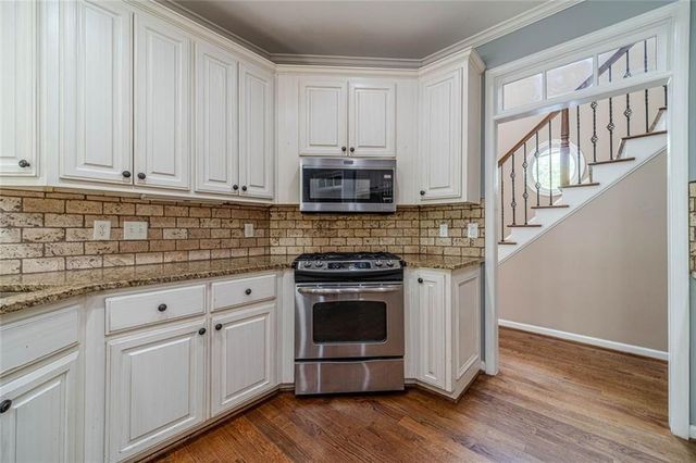 395 Amberbrook Circle, Grayson, GA 30017