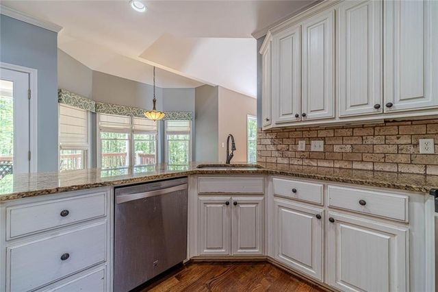 395 Amberbrook Circle, Grayson, GA 30017