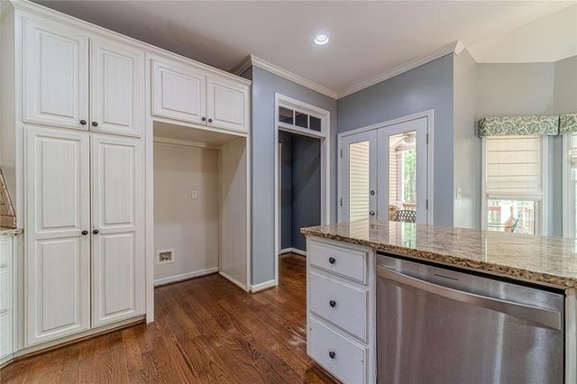 395 Amberbrook Circle, Grayson, GA 30017