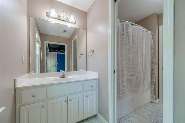 395 Amberbrook Circle, Grayson, GA 30017