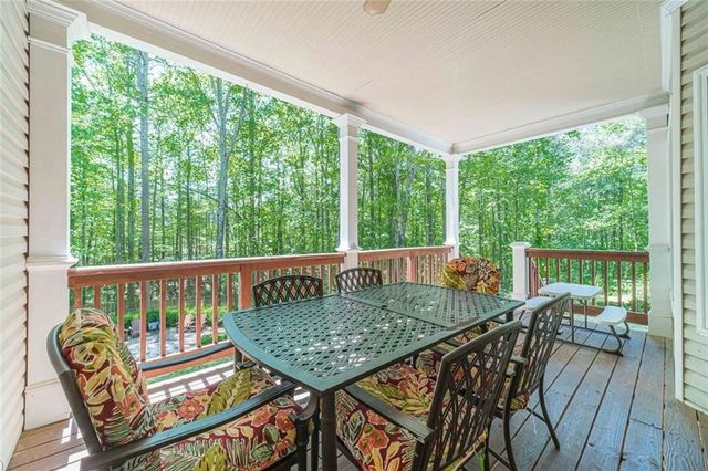 395 Amberbrook Circle, Grayson, GA 30017