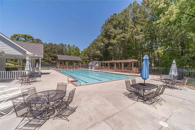 395 Amberbrook Circle, Grayson, GA 30017