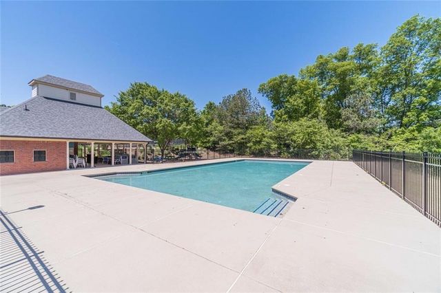 395 Amberbrook Circle, Grayson, GA 30017