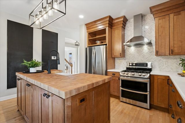 1571 Amos Bennett Street, Grayslake, IL 60030