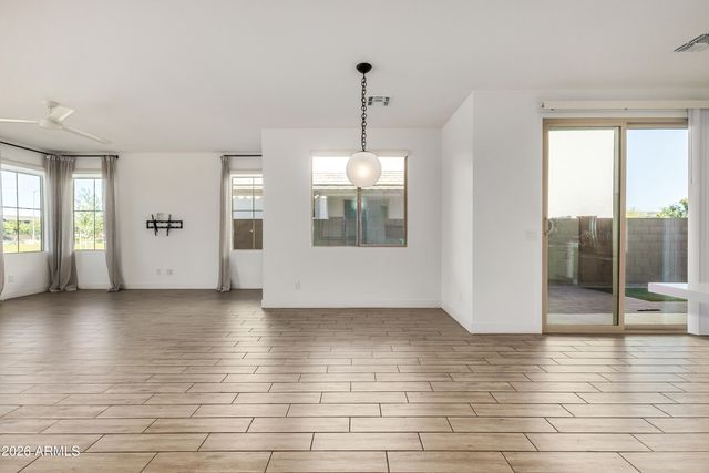 2042 W Lariat Lane, Phoenix, AZ 85085