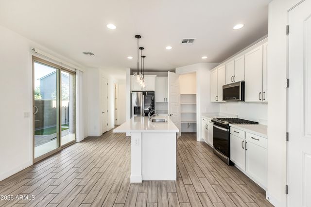 2042 W Lariat Lane, Phoenix, AZ 85085