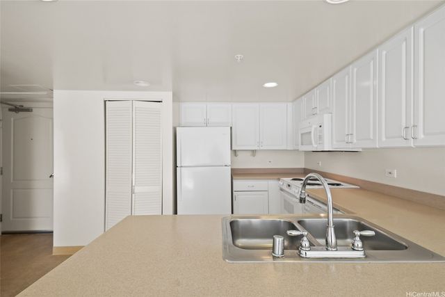 1314 Kalakaua Avenue 908, Honolulu, HI 96826