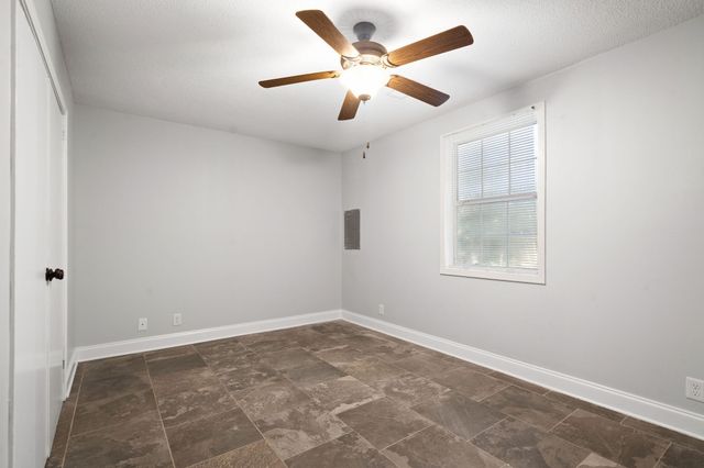 331 Randell Dr Apt E, Clarksville, TN 37042