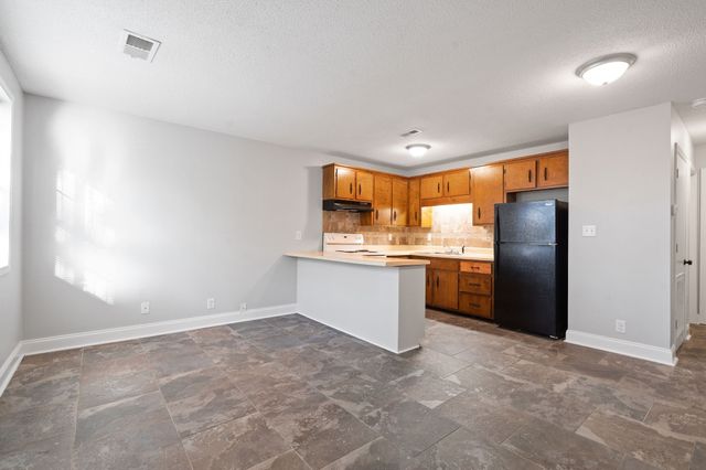 331 Randell Dr Apt E, Clarksville, TN 37042