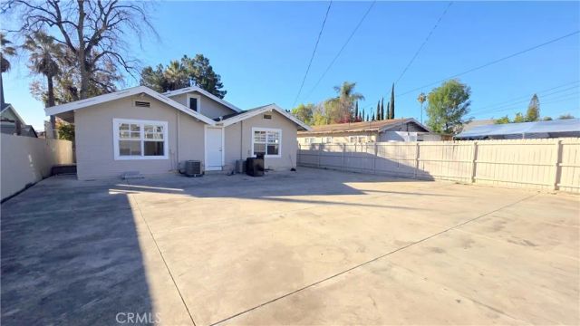 1140 N Park Avenue, Pomona, CA 91768
