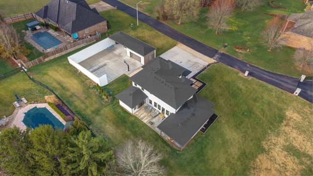 4744 Pine Haven Road, Nixa, MO 65714