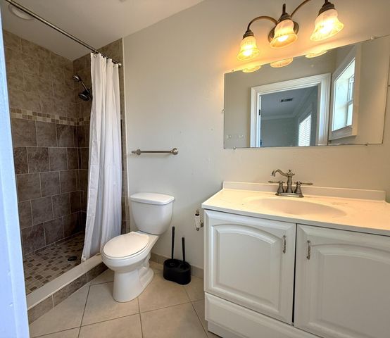 735 Hummingbird Way 201, North Palm Beach, FL 33408