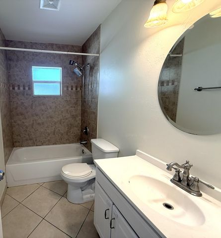 735 Hummingbird Way 201, North Palm Beach, FL 33408