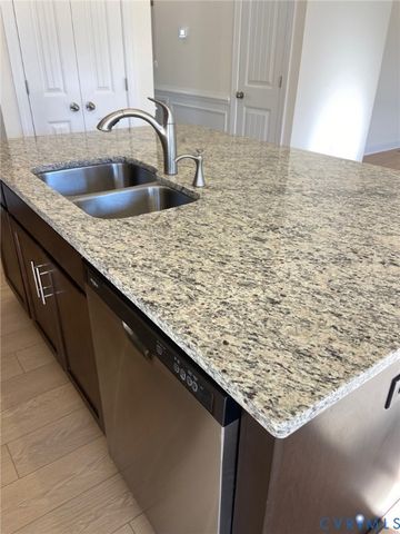 2509 Forget Me Not Ln, Glen Allen, VA 23060