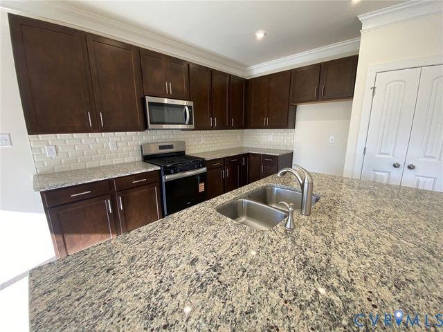 2509 Forget Me Not Ln, Glen Allen, VA 23060