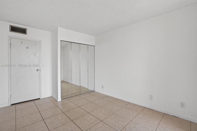 2000 Atlantic Shores Blvd 120, Hallandale Beach, FL 33009