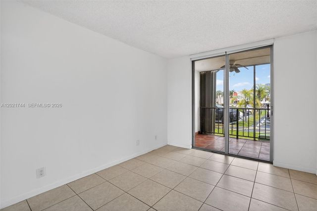 2000 Atlantic Shores Blvd 120, Hallandale Beach, FL 33009