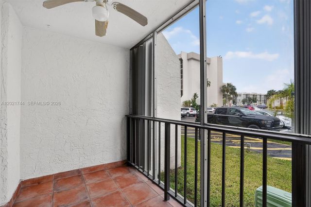 2000 Atlantic Shores Blvd 120, Hallandale Beach, FL 33009