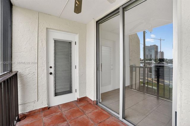 2000 Atlantic Shores Blvd 120, Hallandale Beach, FL 33009