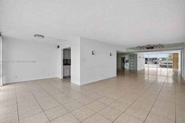2000 Atlantic Shores Blvd 120, Hallandale Beach, FL 33009