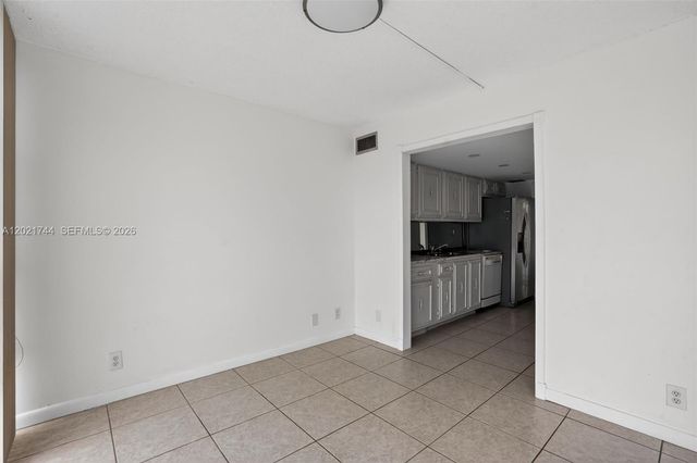 2000 Atlantic Shores Blvd 120, Hallandale Beach, FL 33009