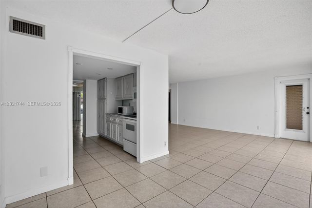 2000 Atlantic Shores Blvd 120, Hallandale Beach, FL 33009