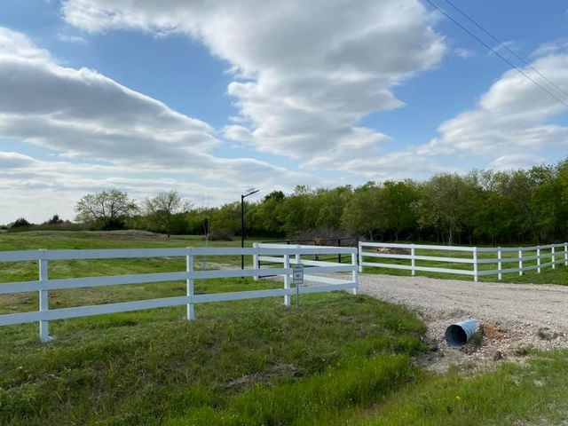 5656 County Road 1094, Celeste, TX 75423