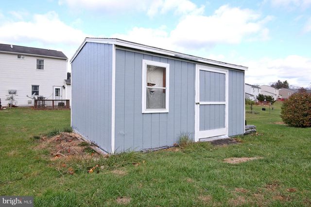 25 WALNUT MILL LN, Cleona, PA 17042