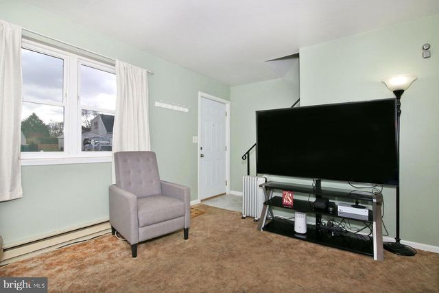 25 WALNUT MILL LN, Cleona, PA 17042