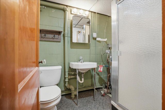 3140 State Road 164, Slinger, WI 53086