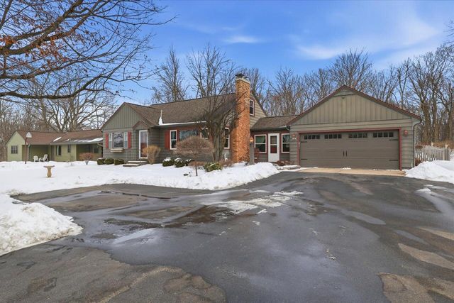 3140 State Road 164, Slinger, WI 53086