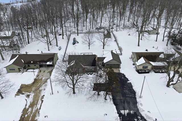 3140 State Road 164, Slinger, WI 53086