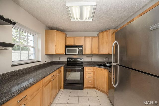 9122 Eager Road, Brentwood, MO 63144