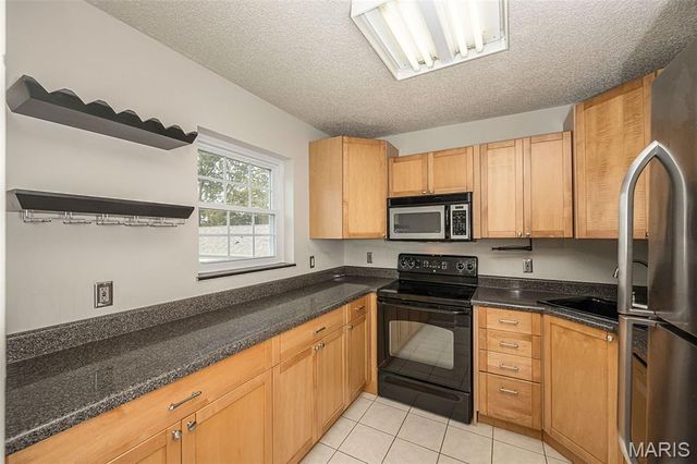 9122 Eager Road, Brentwood, MO 63144