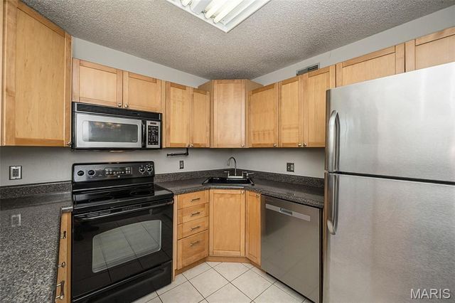 9122 Eager Road, Brentwood, MO 63144