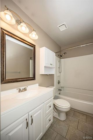 9122 Eager Road, Brentwood, MO 63144